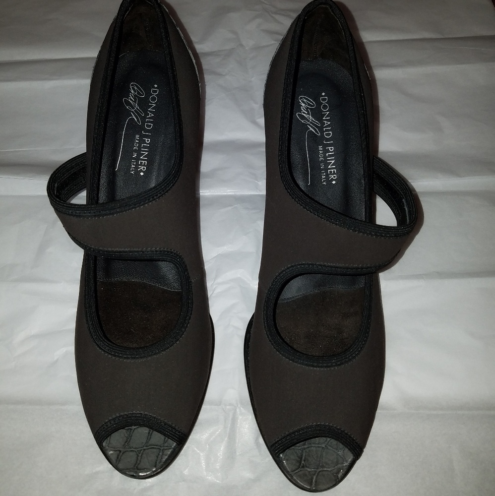 Donald J Pliner women's high heel shoes